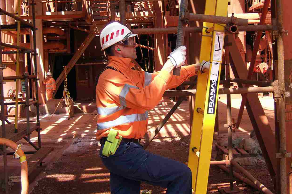 Resources Fibreglass Single Ladders 2